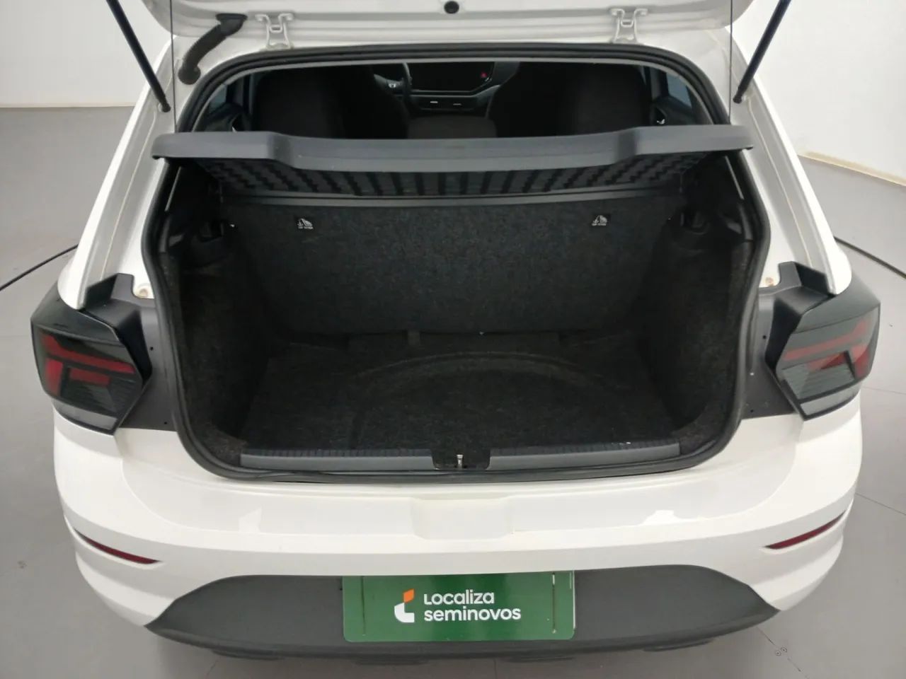 Volkswagen Polo Track 1.0 Flex 12V 5p, foto 9 de 18