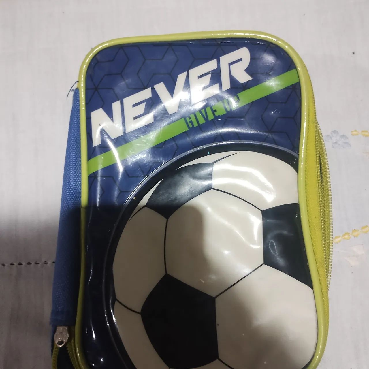 Estojo de futebol com redinha 