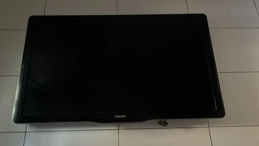 TV 46 POLEGADAS / NÃO LIGA - Foto 2