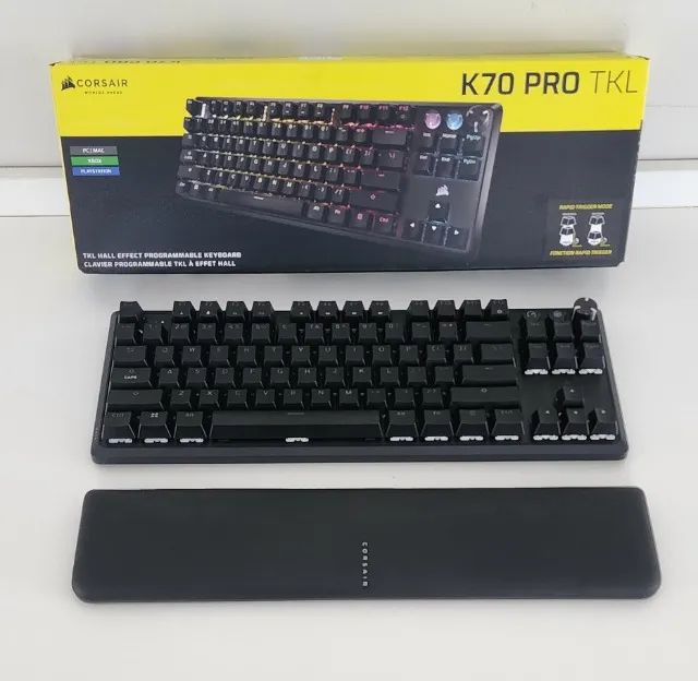 Teclado Corsair K70 PRO TKL Hall Effect Rapid Trigger RGB com Apoio