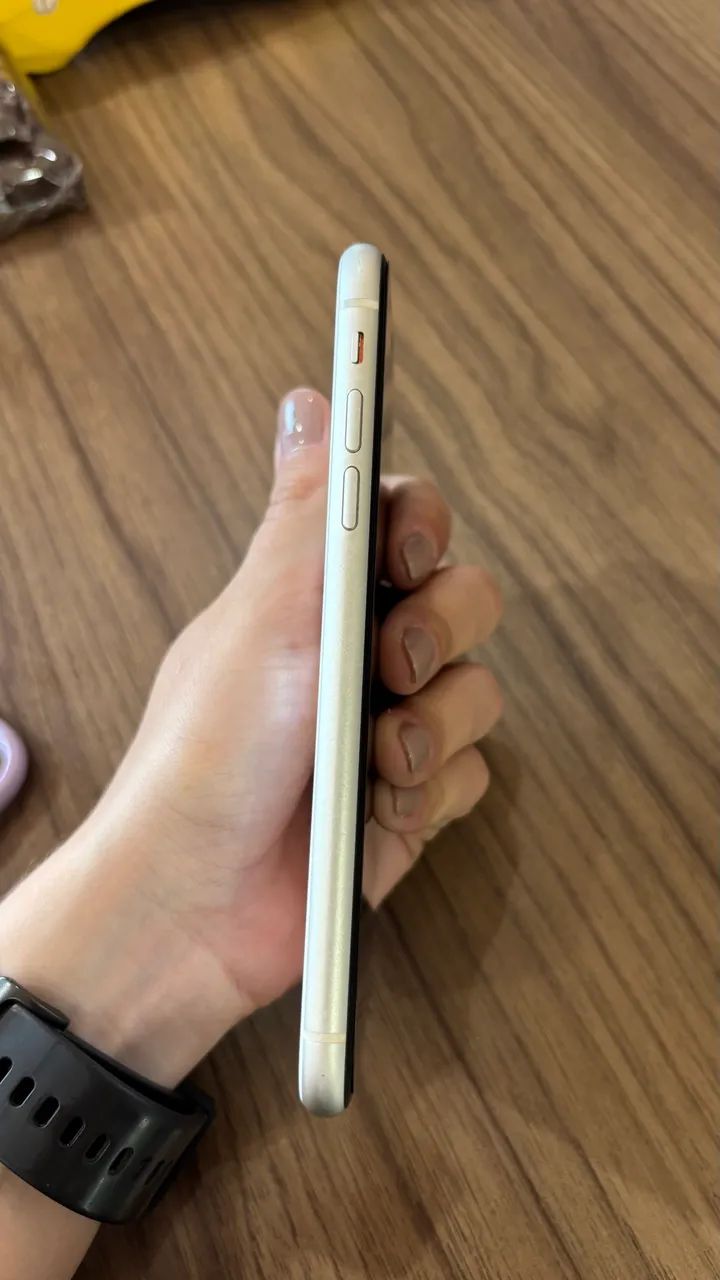 IPhone 11 64gb branco  - Foto 5