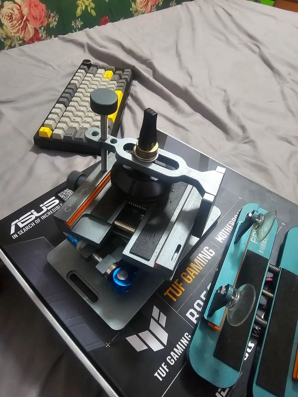 Suporte para remoção display  e tampa  traseira  iphone  e outros - Foto 2