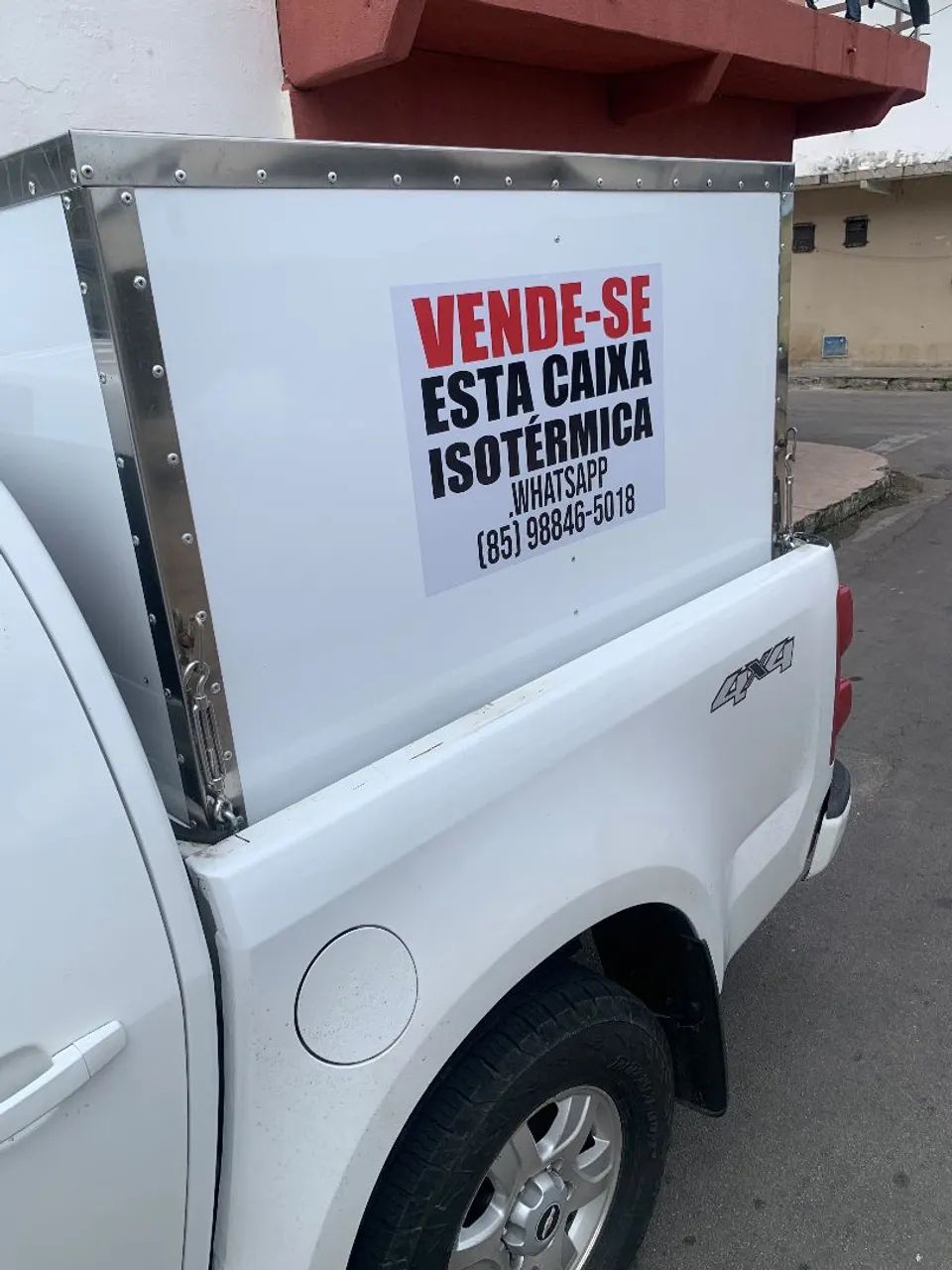 CAIXA ISOTÉRMICA