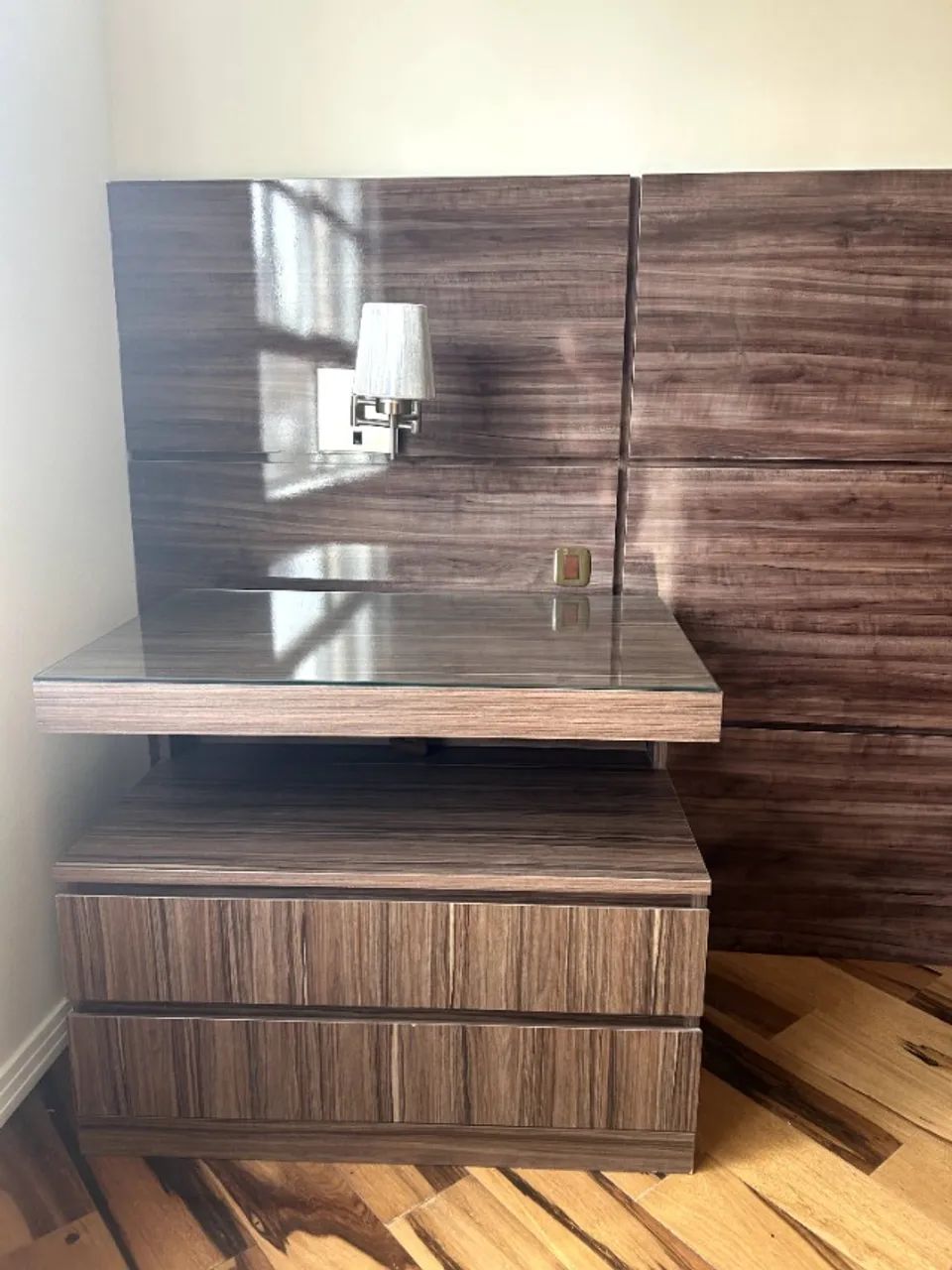 Jogo de quarto em mdf em madeira em ótimo estado - Foto 3