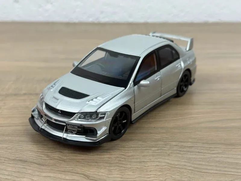 Miniatura Mitsubishi Lancer Evolution Prata Ix 1:32 Com Som E Luz