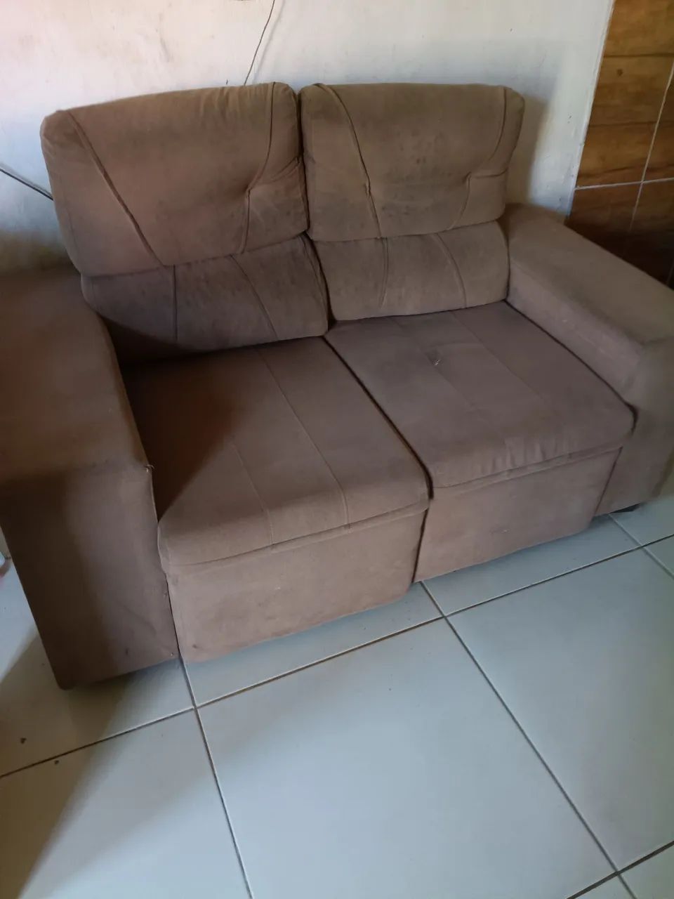 Sofá-cama bege com encosto retrátil - Foto 2