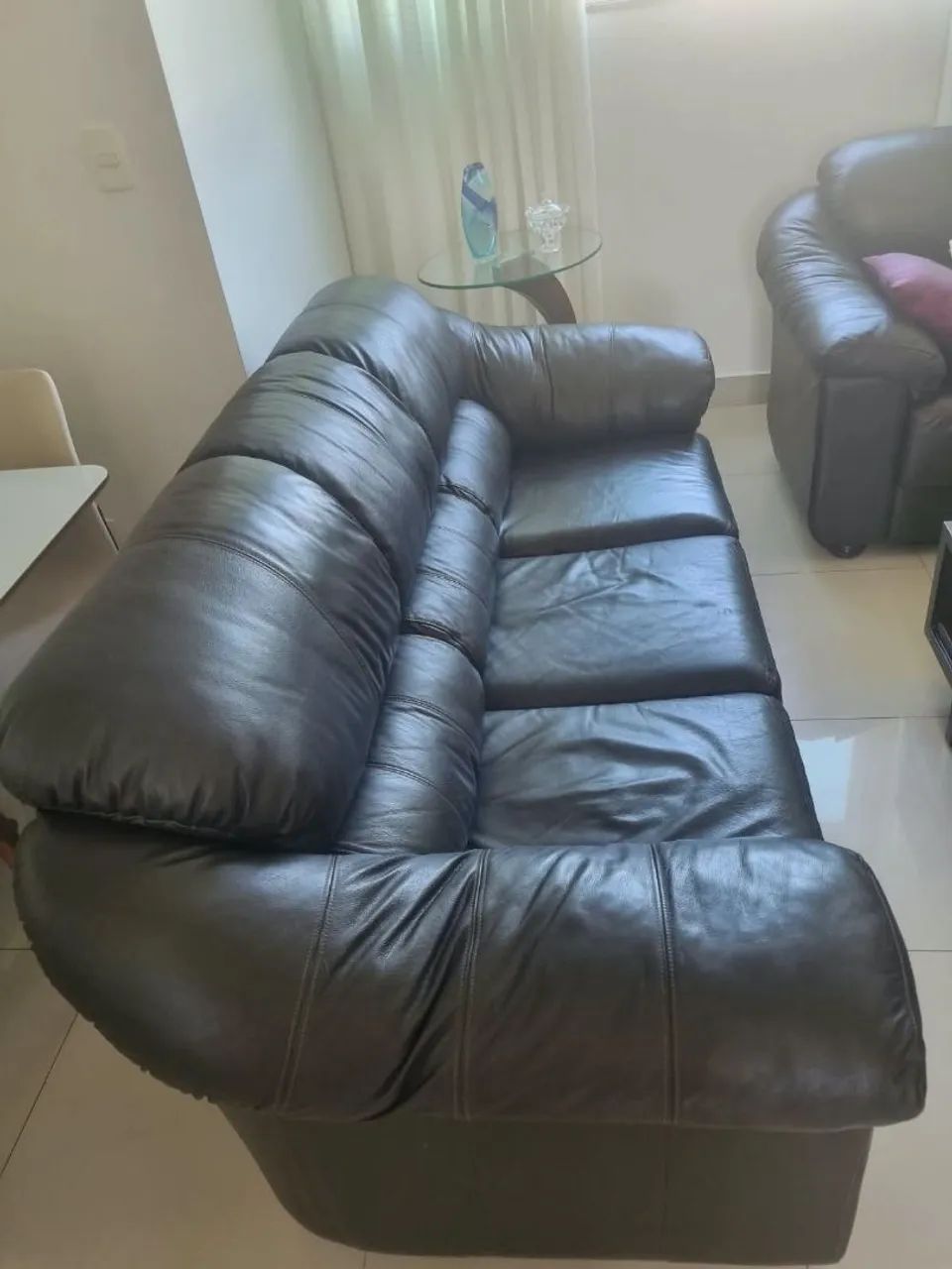 Sofa de couro 3 e 2 lugares  - Foto 5