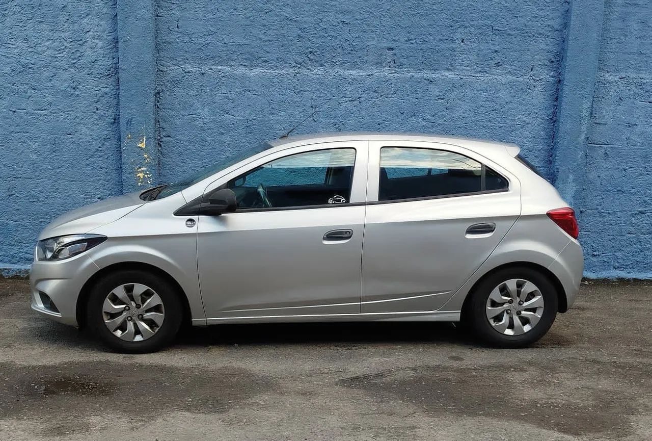 ALUGO ONIX COM GNV UBER 99