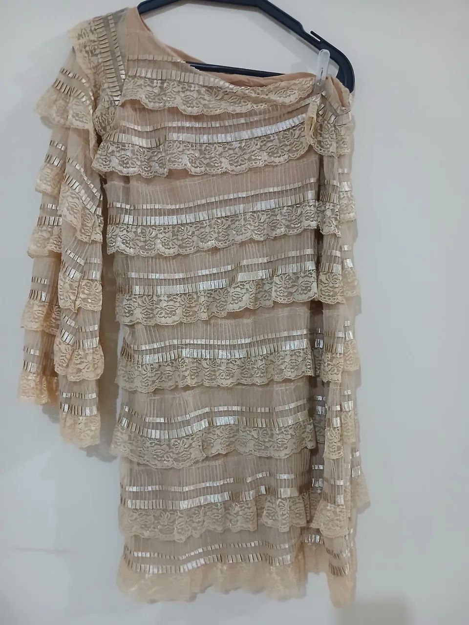 Vestido com babados 