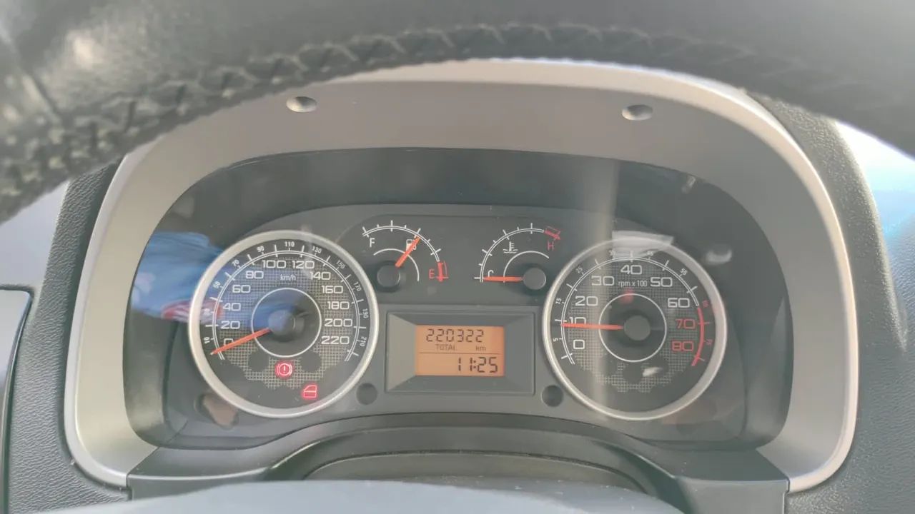 Fiat Idea Attractive 1.4 Fire Flex 8V 5P 2014 - Foto 4