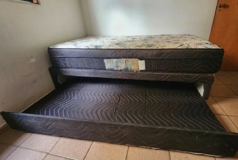 Vendo Cama box Solteirão c/cama auxiliar  - Foto 2