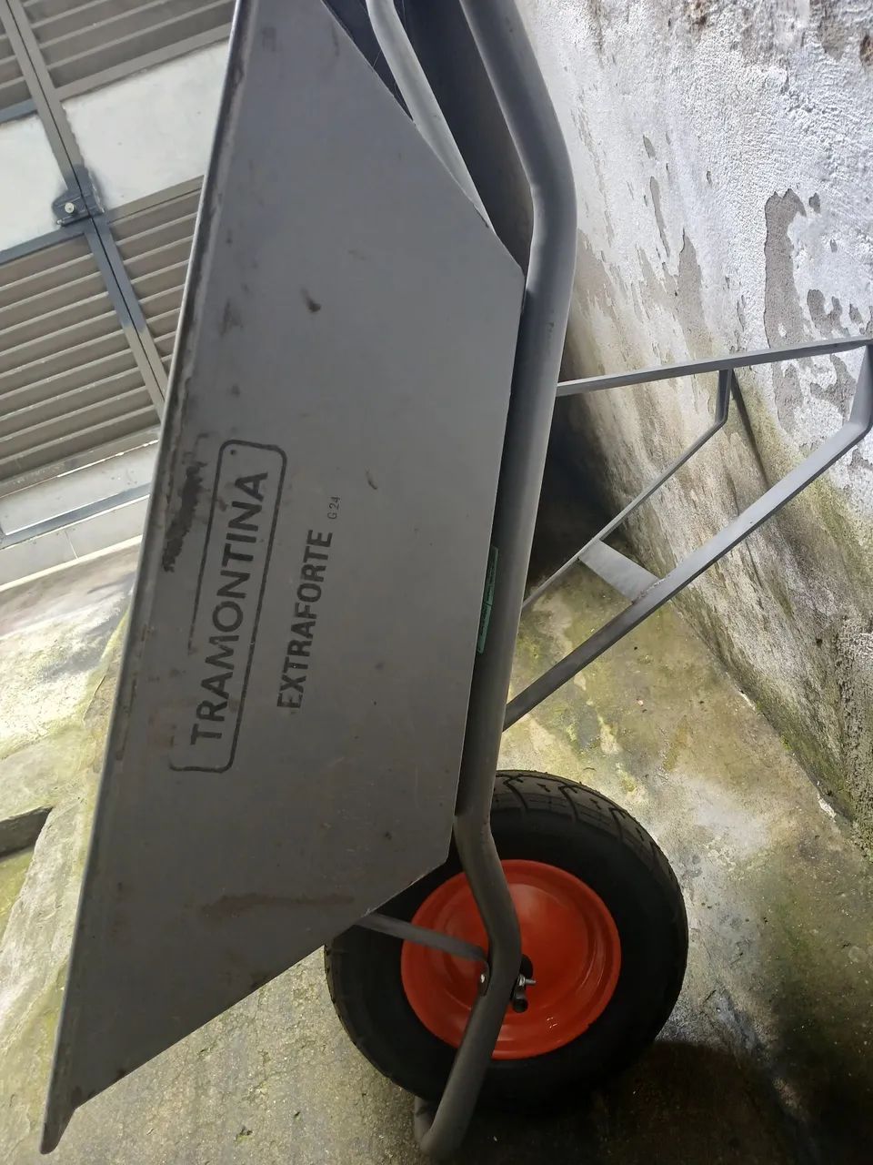 Carrinho obra tramontina