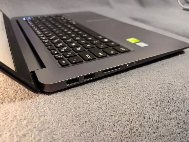 Notebook ASUS X510UR i5 8ª Geração 12GB RAM SSD 240GB GeForce