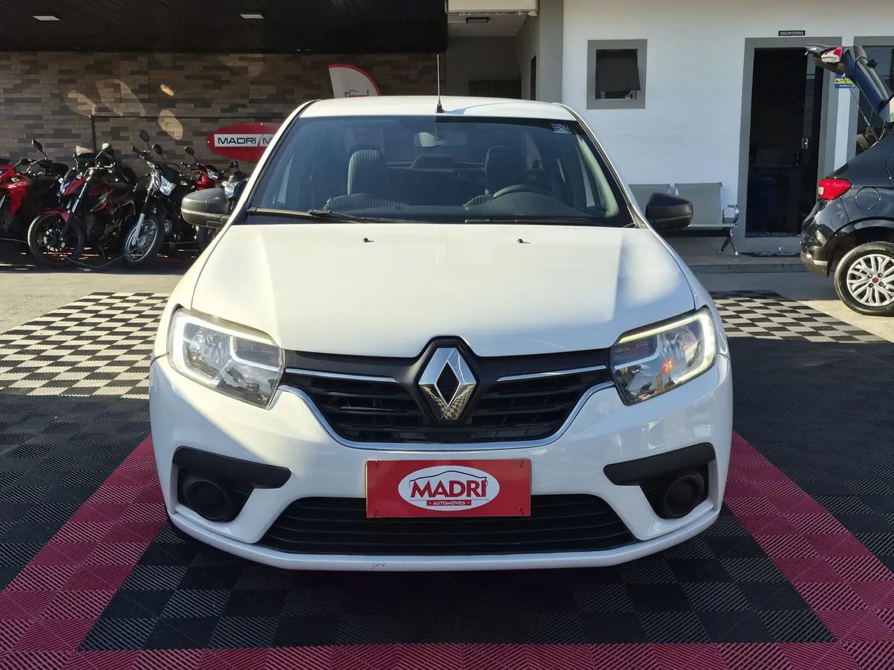 Renault Logan Life Flex 1.0 12V 4P Mec. 2021 - Foto 4