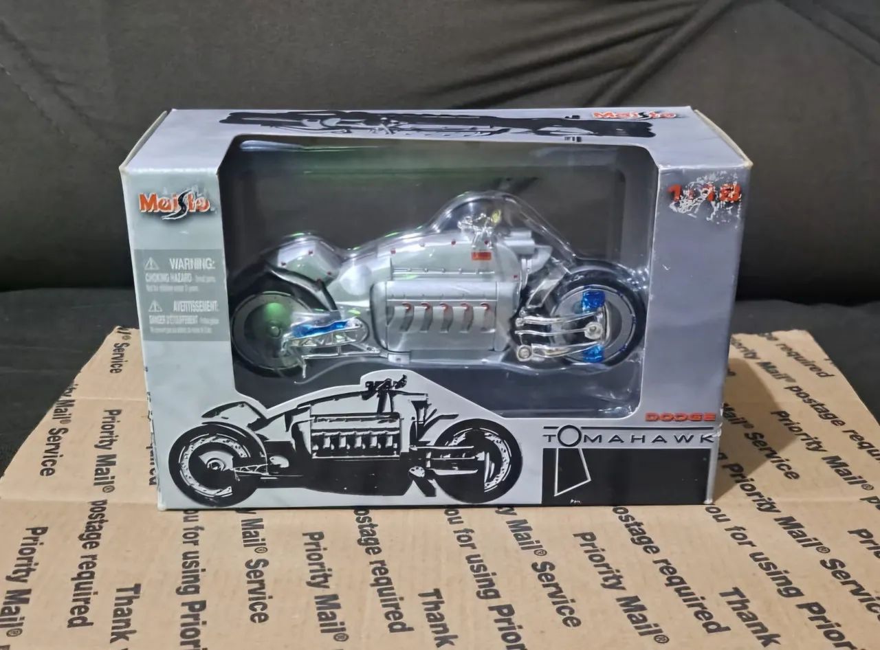 Miniatura de moto Dodge Tomahawk 1:18