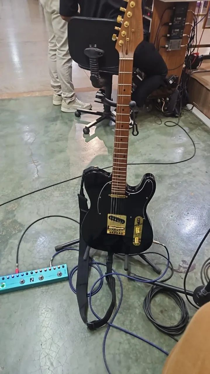 Guitarra Benson Hardy 904