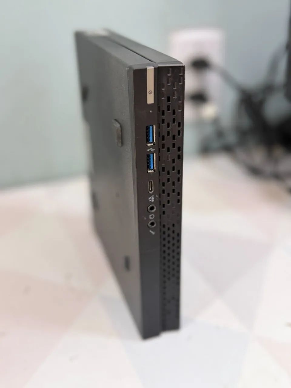 Mini PC Daten DC3E-U Rápido com Wi-Fi - Athlon Gold PRO 8GB SSD 256GB  