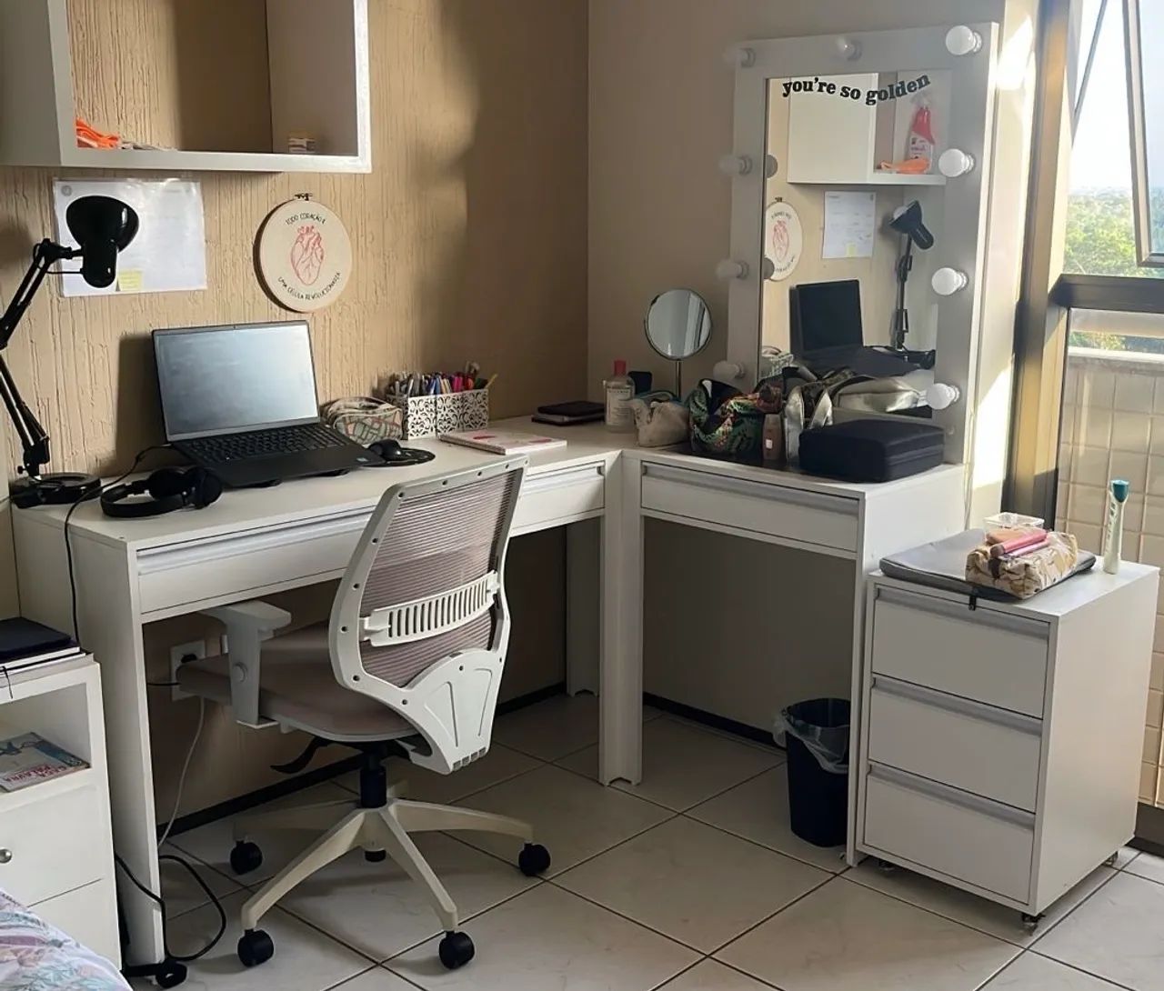 Mesa com Camarim + Gaveteiro