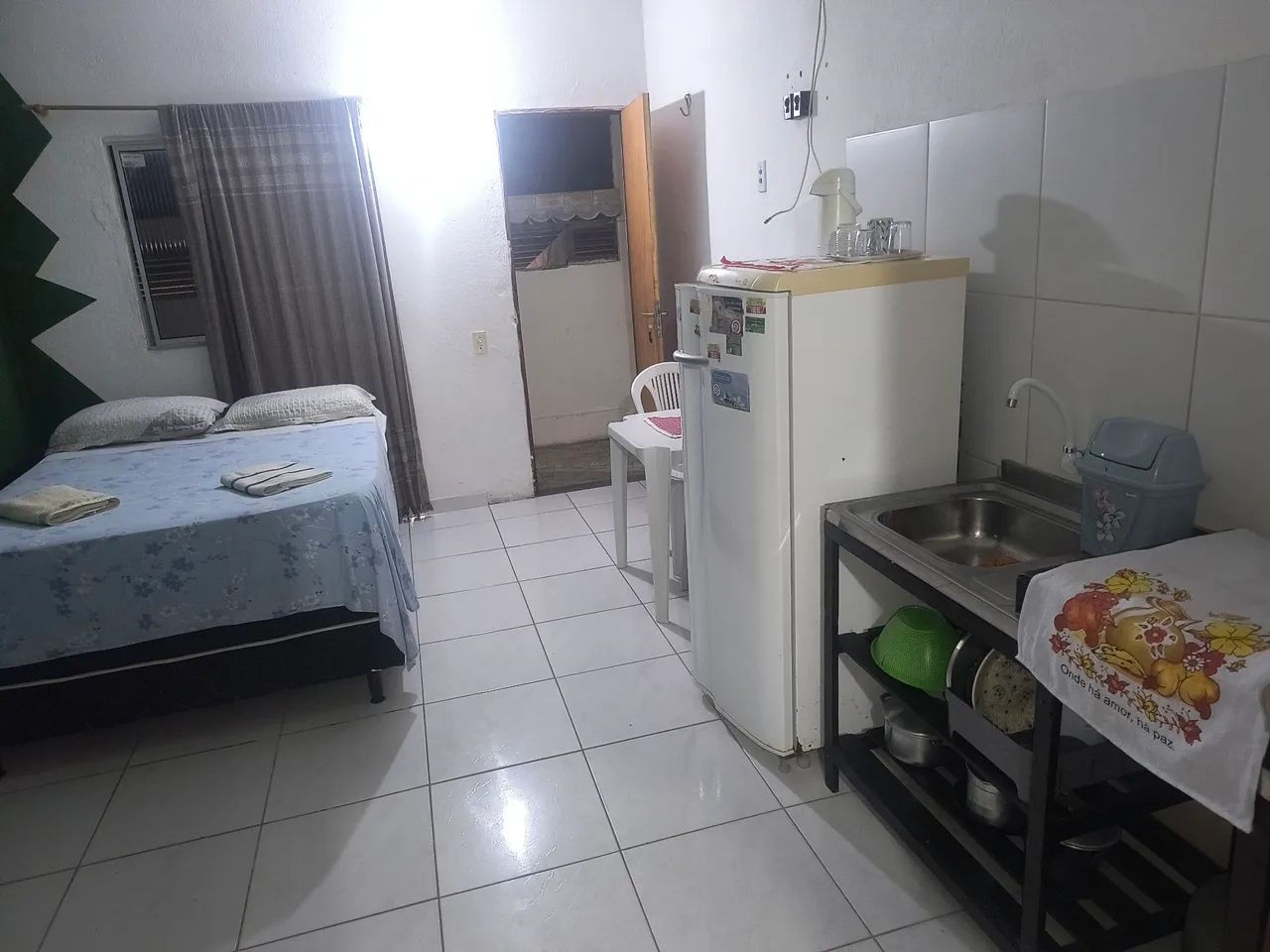 Alugo suíte, kitnet e apartamento mobiliado. - Foto 4