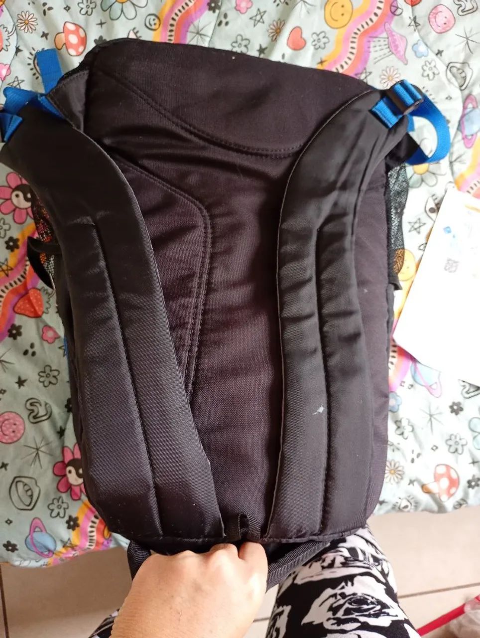 Vendo mochila grande preta com azul reforçada - Foto 3