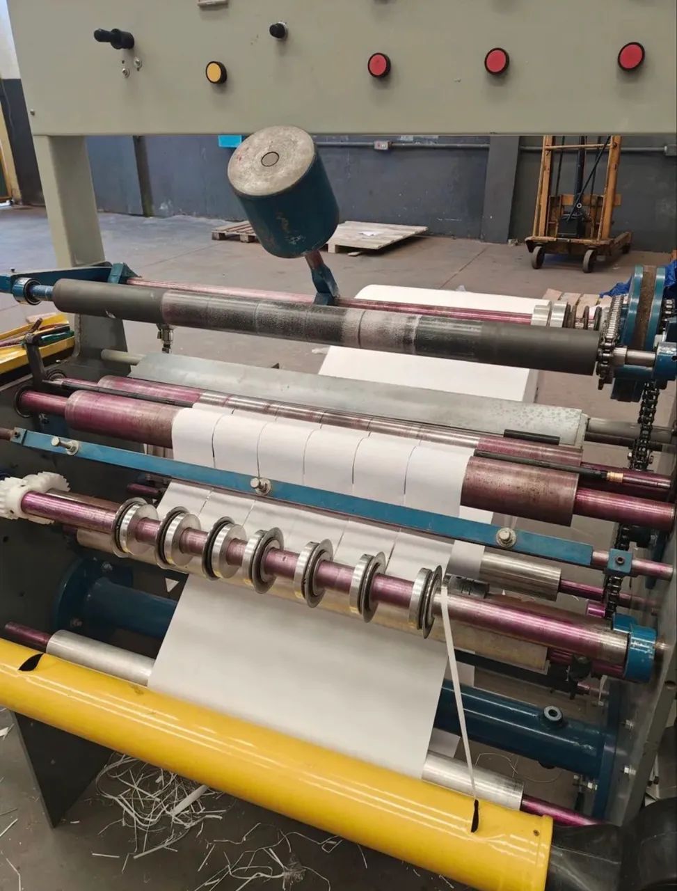 Rebobinadora para fabricação bobinas para PDV e cartão de ponto  - Foto 2