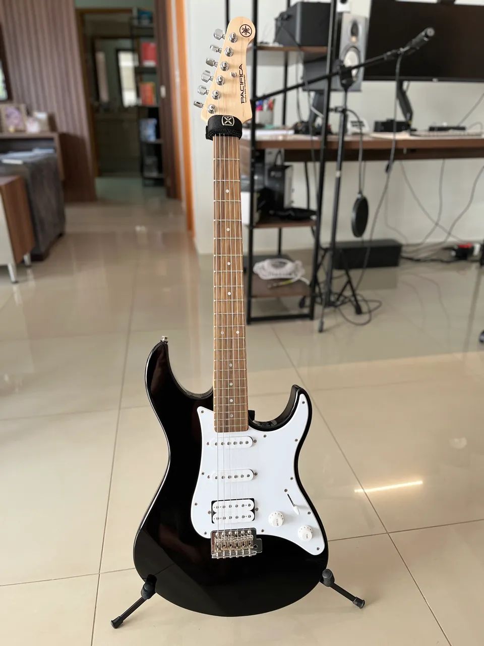Guitarra Yamaha Pacífica 112J