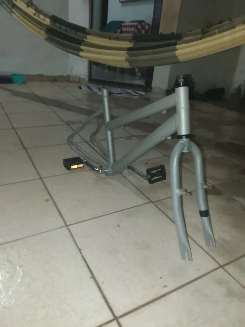 Quadro de bicicleta aro 20 novo - Foto 2