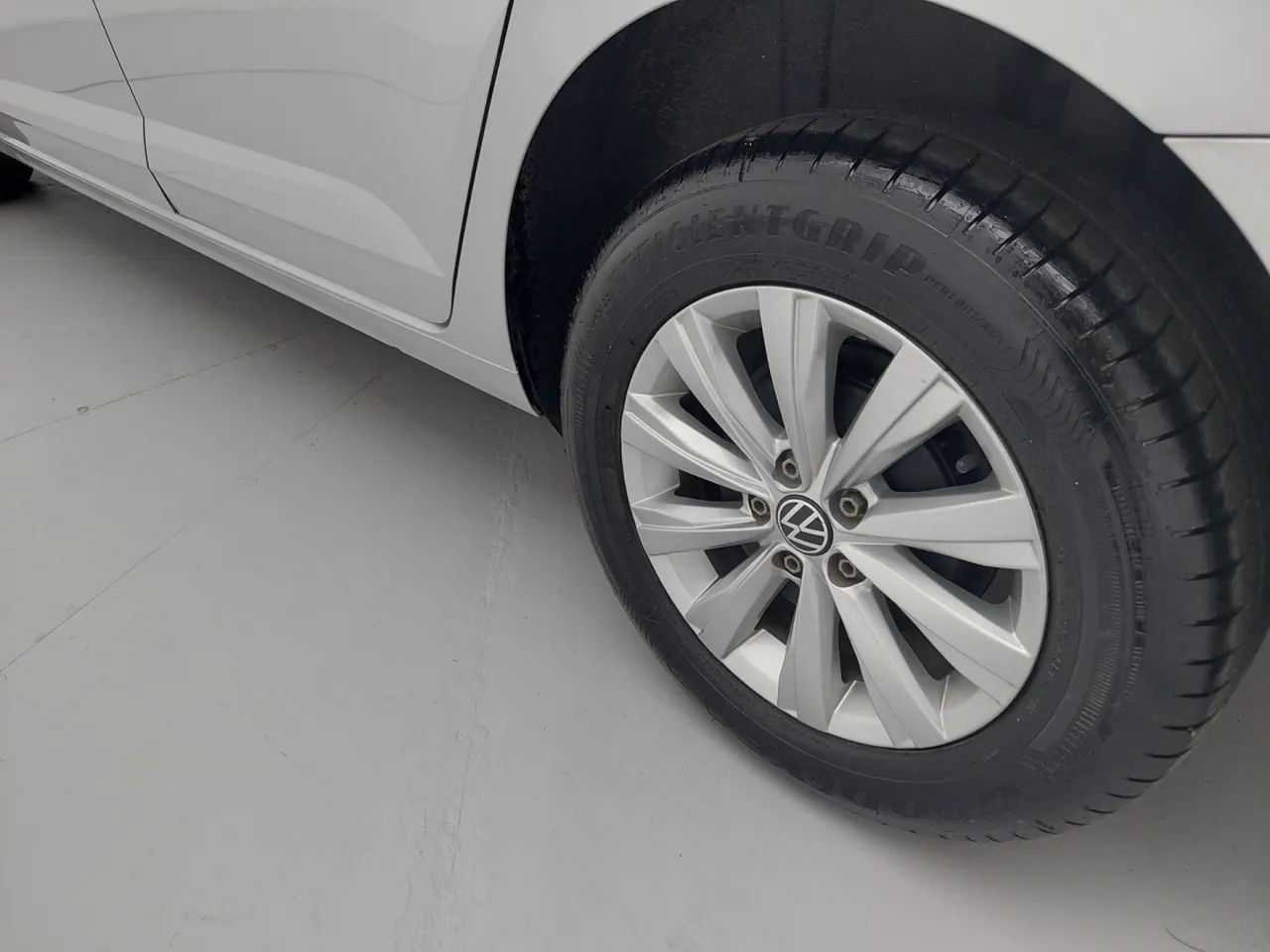 Volkswagen Virtus TSI 1.0 Flex 12V 4p Aut., foto 12 de 18