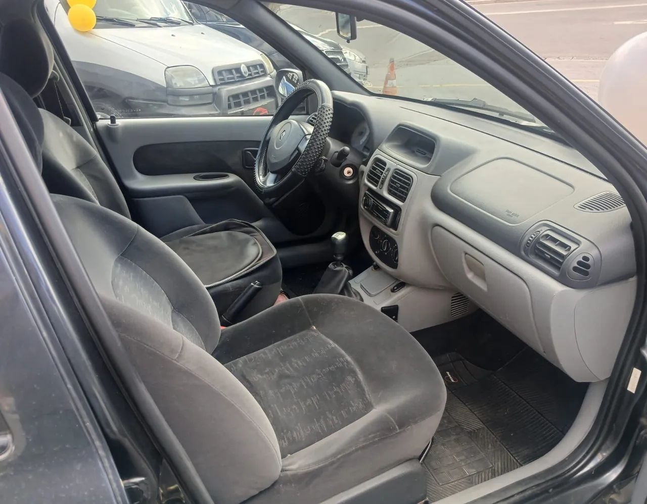 Renault Clio Sed. Privilège Hi-Flex 1.6 16V 4p, foto 9 de 9