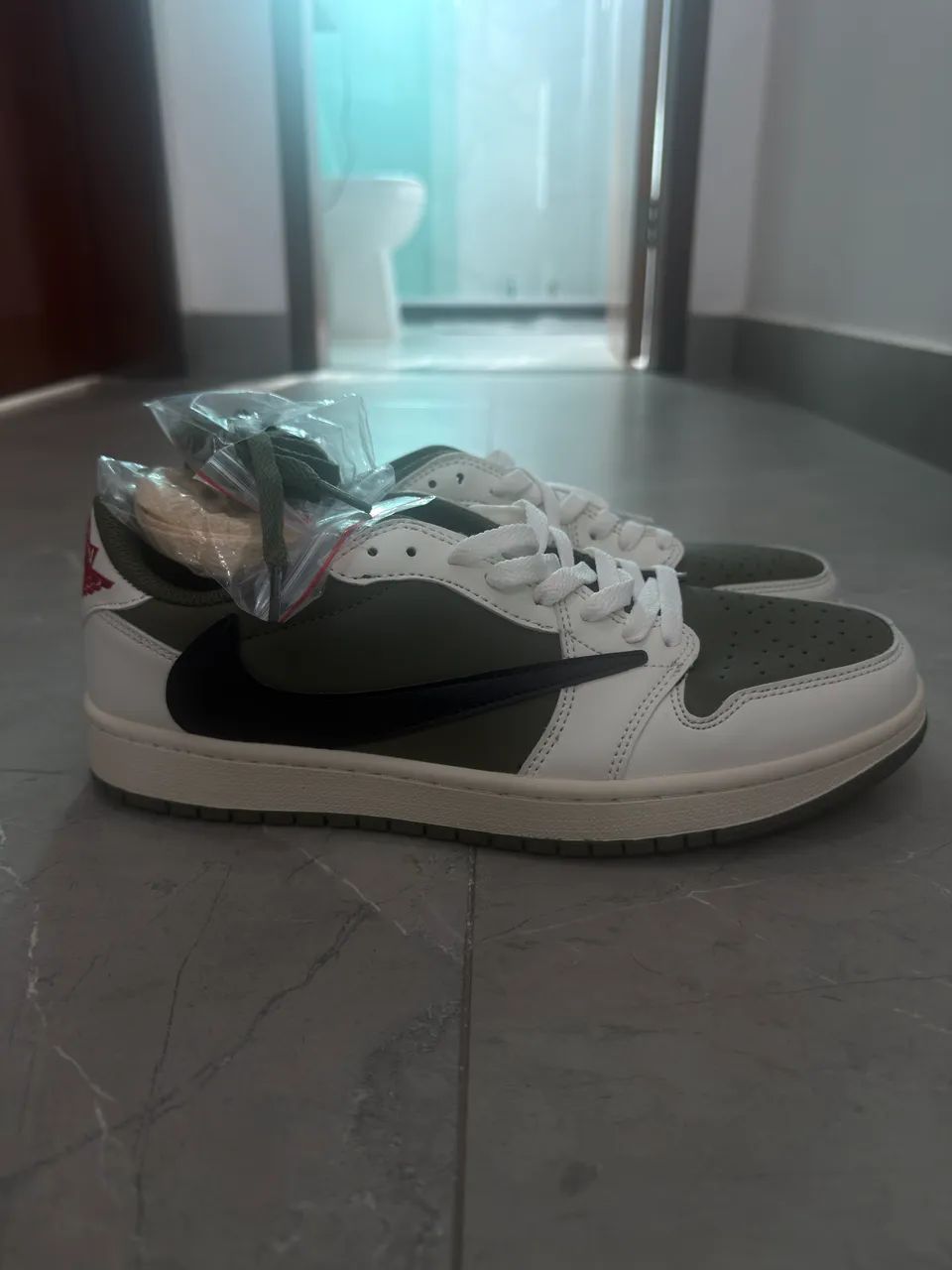 Nike Air Jordan Travis Scott low 41BR  - Foto 2