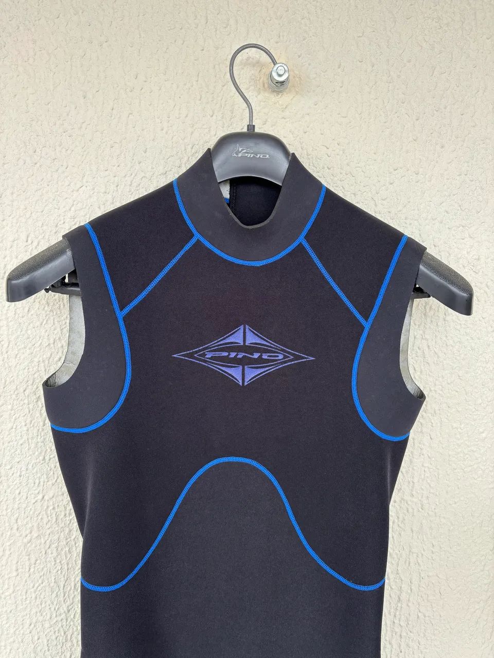 Roupa de neoprene