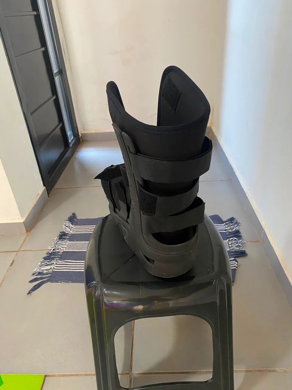 Muleta e bota ortopédica  - Foto 3