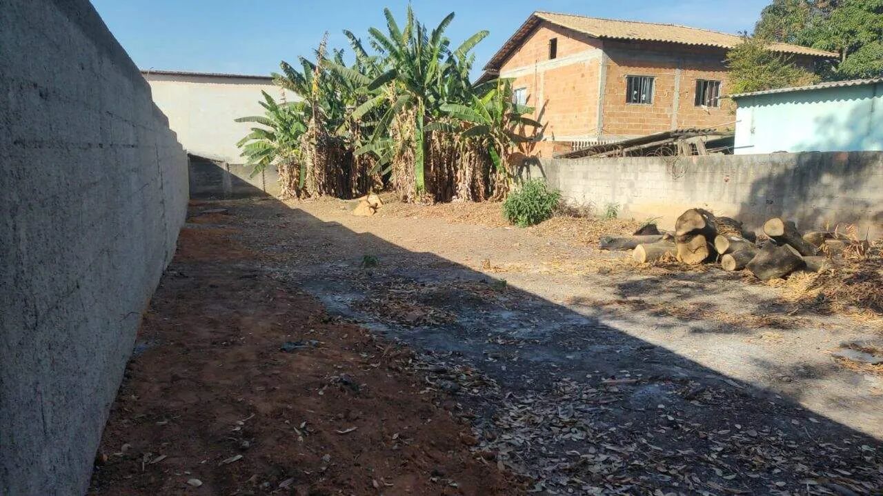 Lote 480 m² no bairro Braúnas.