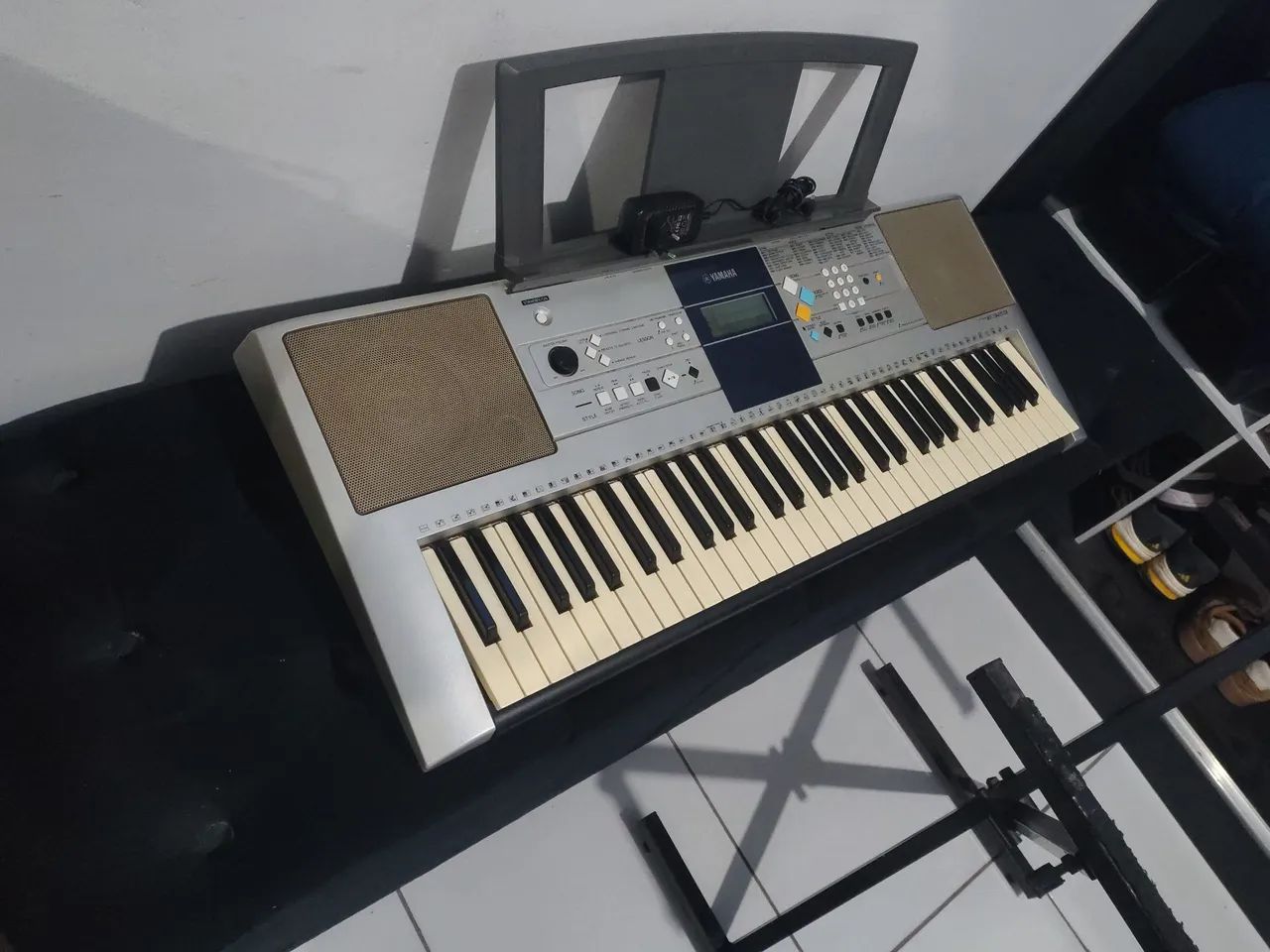 Teclado YAMAHA PSR E323 - Instrumentos musicais - Jardim América