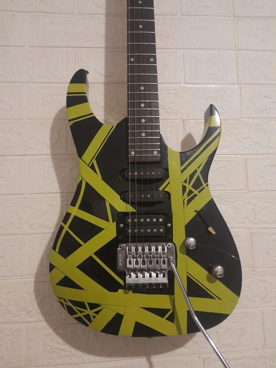 Excelente guitarra customizada!