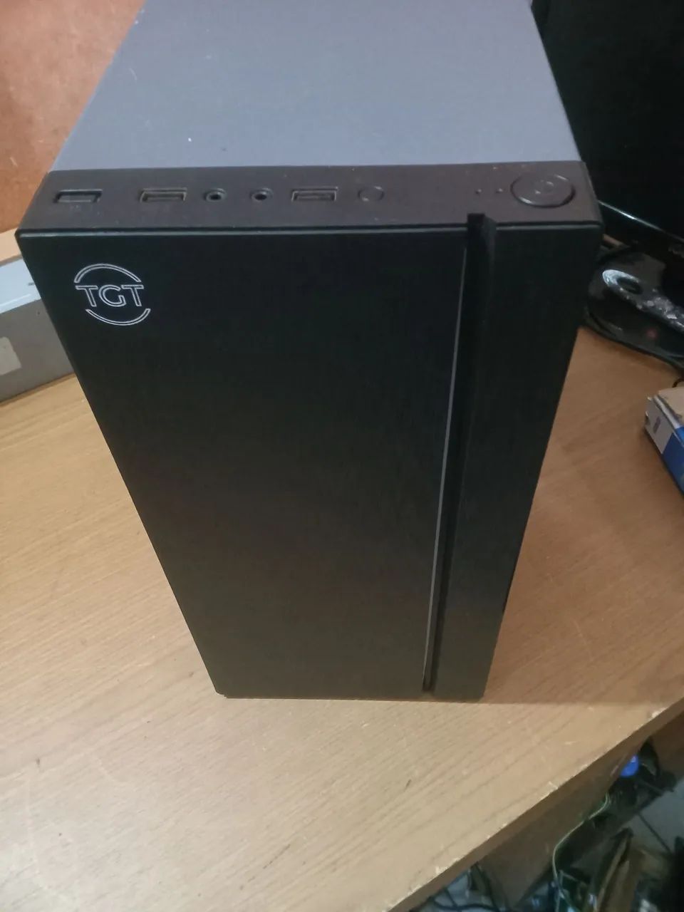 Gabinete com fonte 