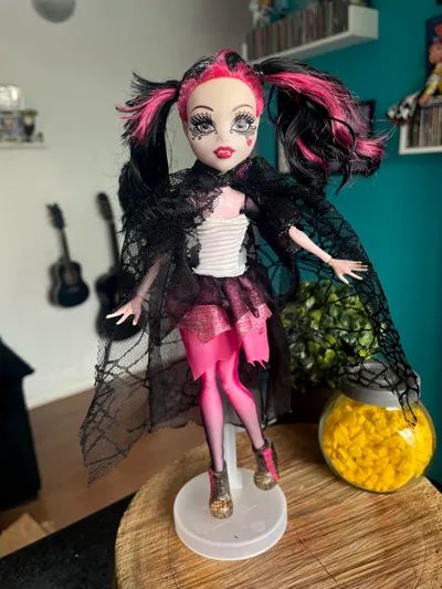 Boneca Monster High Draculaura da edição Ghouls Rule - Usada