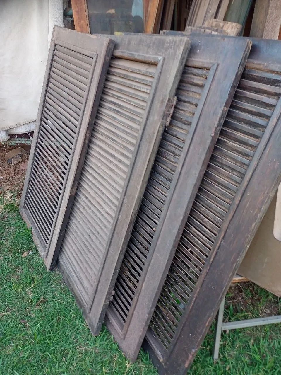 2 JANELAS TRELIÇA E VIDRO COM MARCOS  - Foto 4