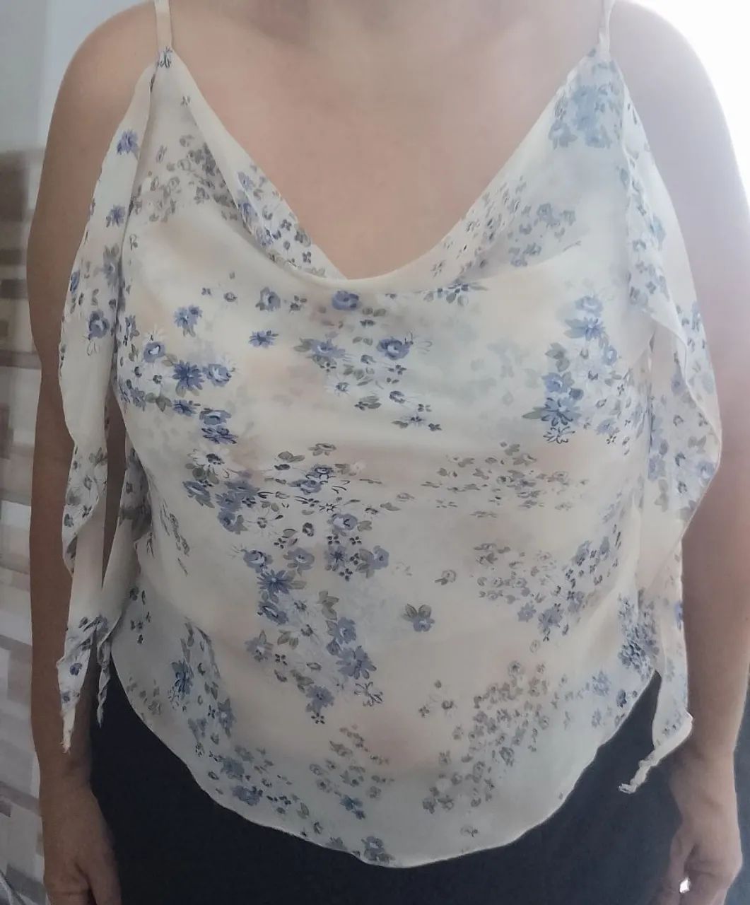 4 blusas de poliéster Tam G - Foto 5