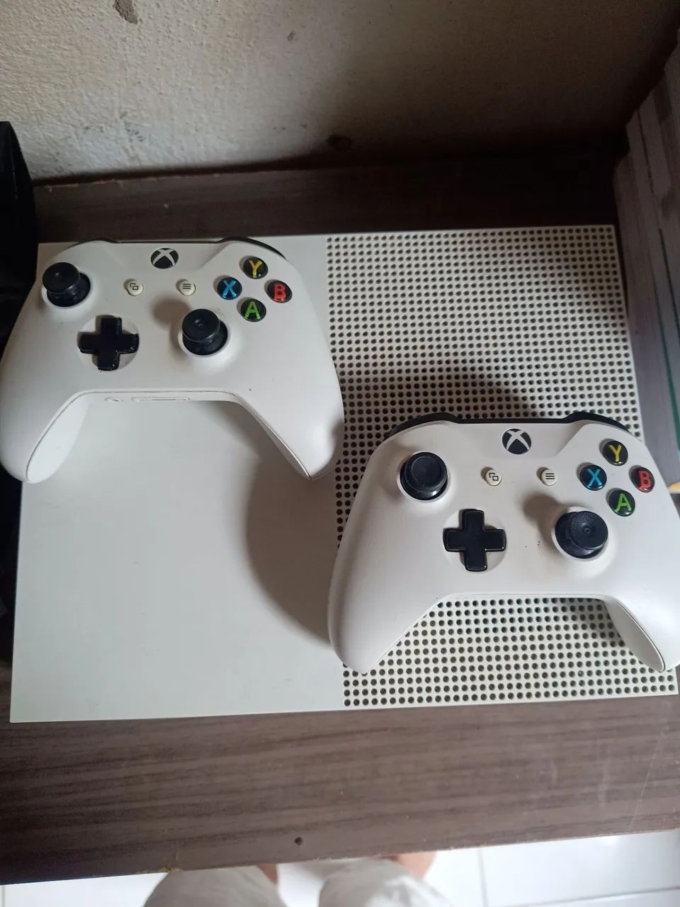 Console Xbox One S + 2 Controles - Foto 2