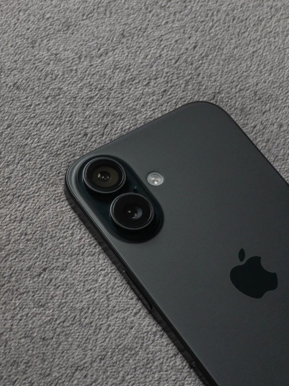 iPhone 16 128GB Preto