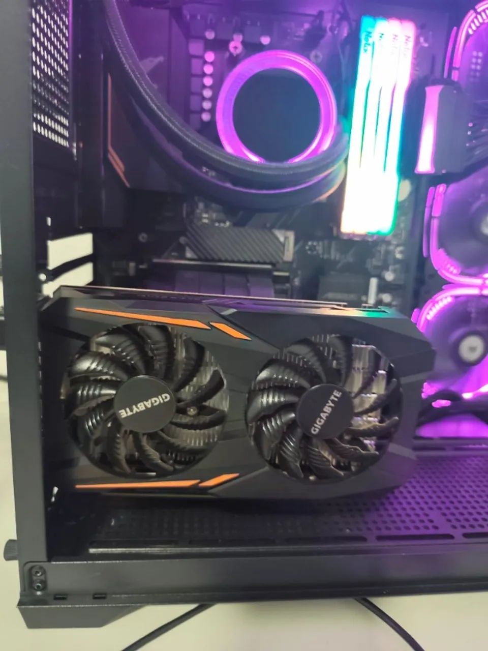Placa de vídeo 1050 2gb gigabyte  - Foto 2
