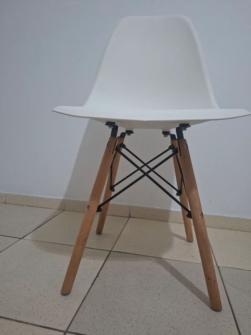 Cadeira Charles Eames Eiffel branca  - Foto 2