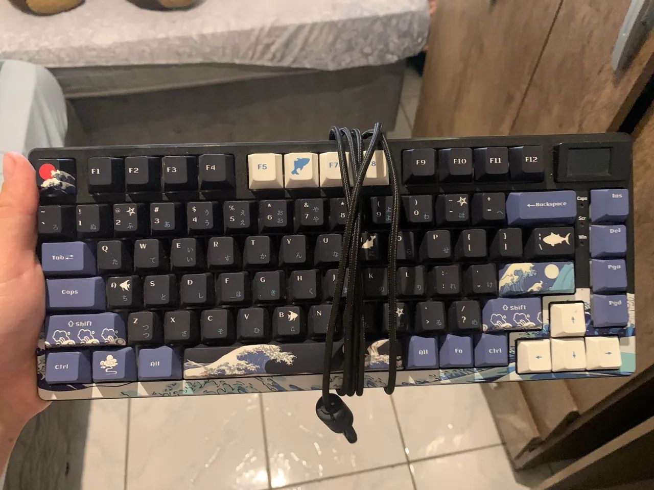 Teclado Mecânico Womier SK80 75% RGB Hot Swap Display OLED | Tema Kanagawa
