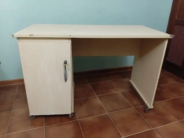 Mesa de escritorio com armário  - Foto 4