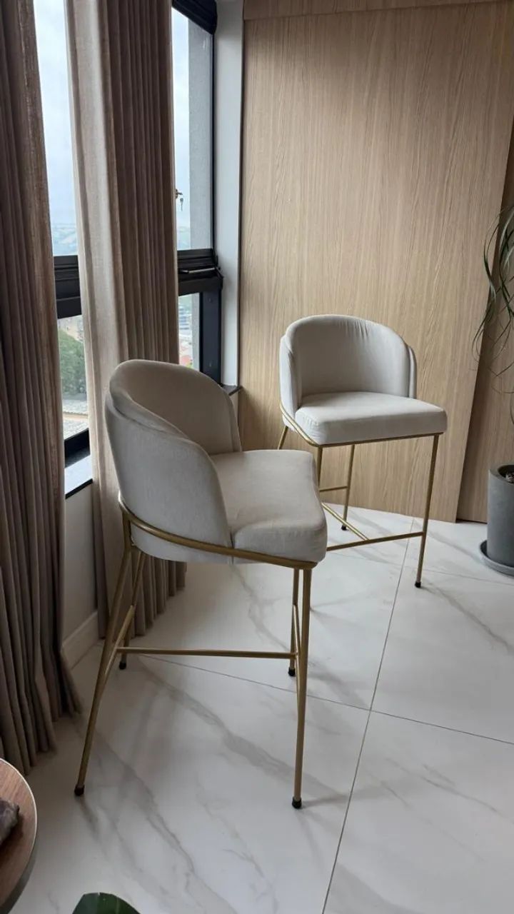 Banquetas com assento estofado e base de aço - Foto 2