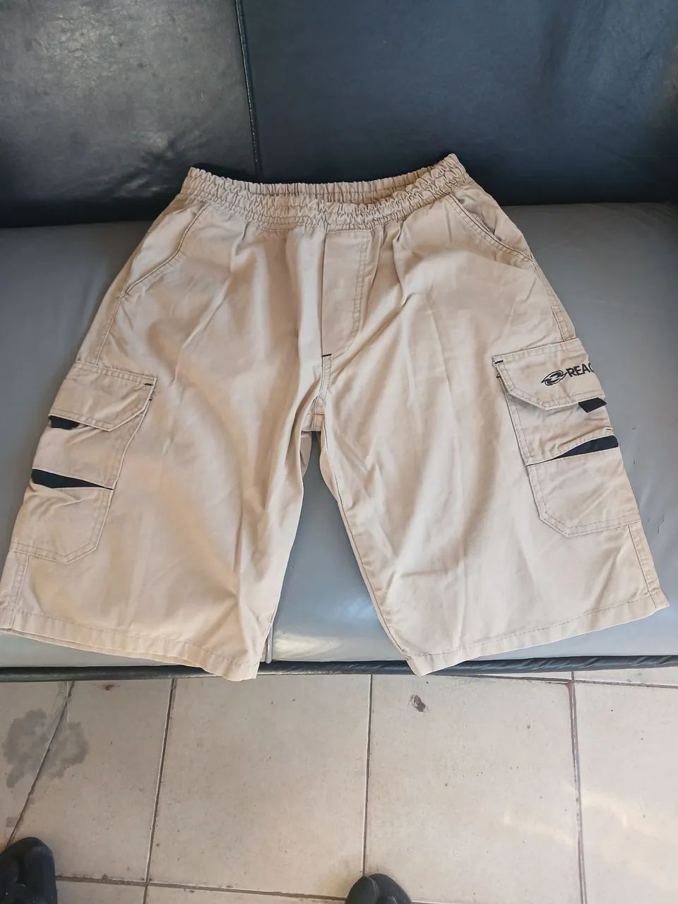 Bermudas estilosa