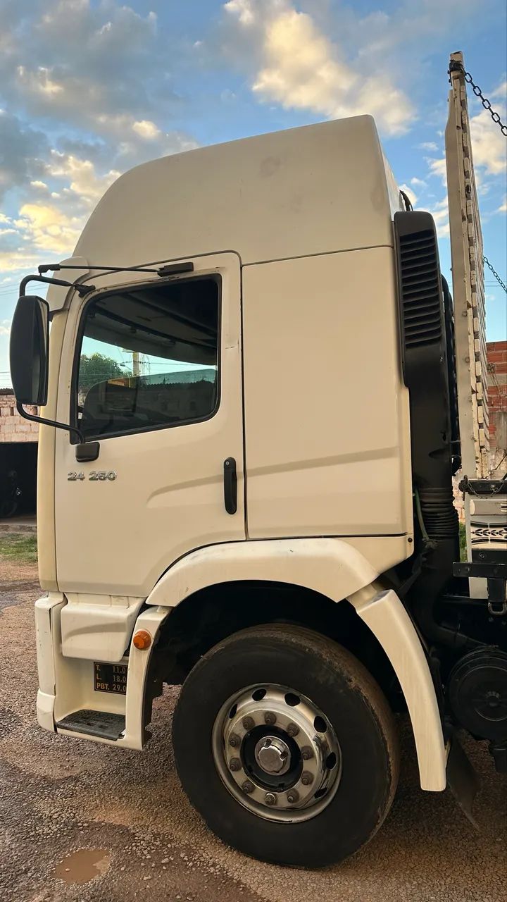 Volkswagen 24-250 cabine leito teto alto  - Foto 4