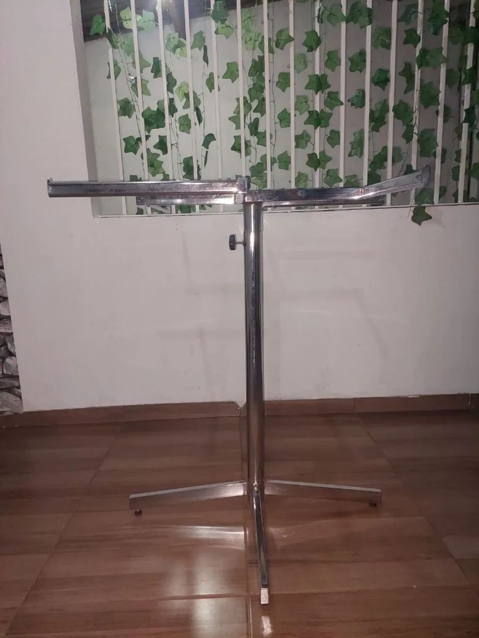 Arara para loja de roupas 