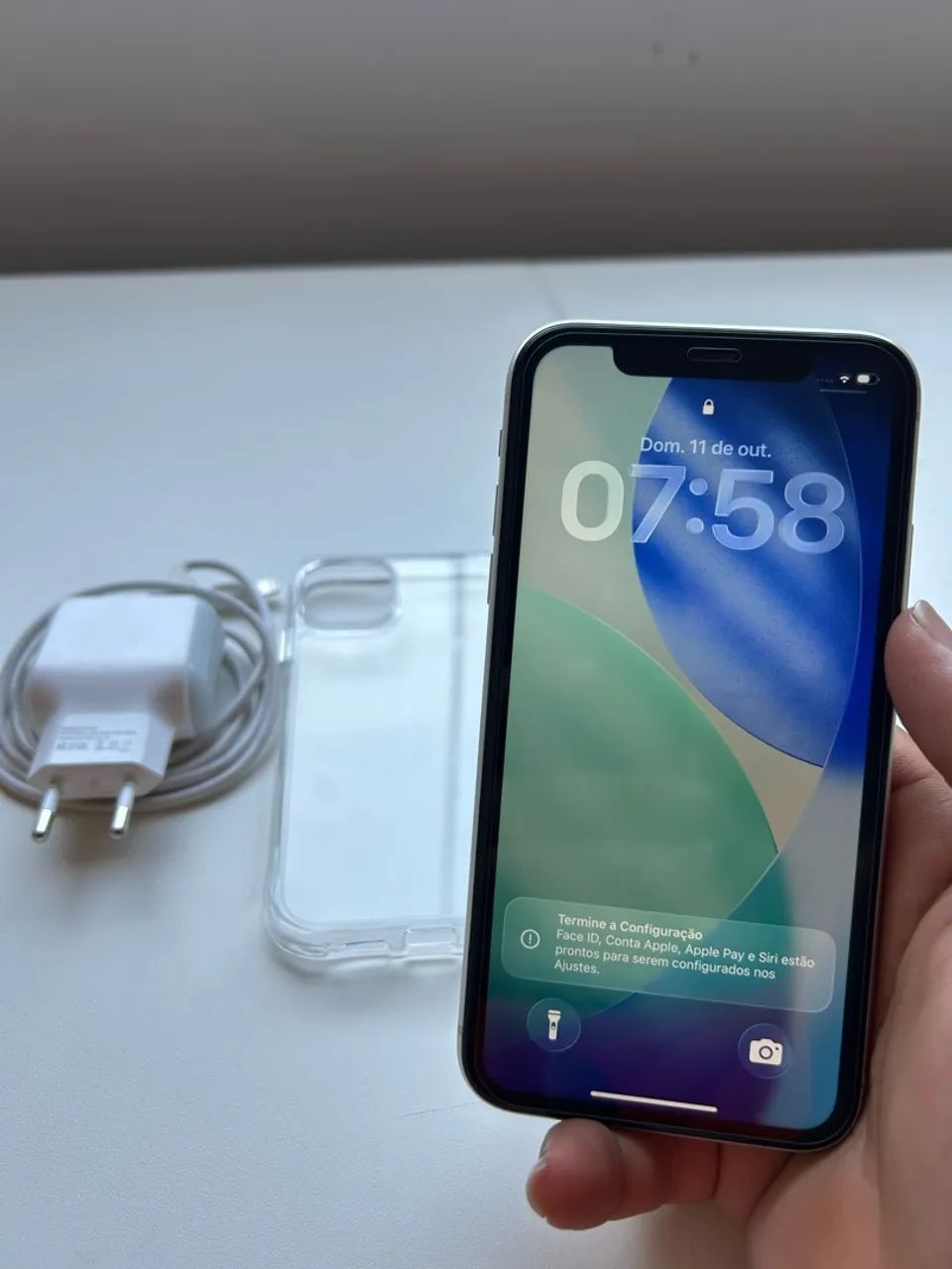 iPhone 11 Branco - impecável 